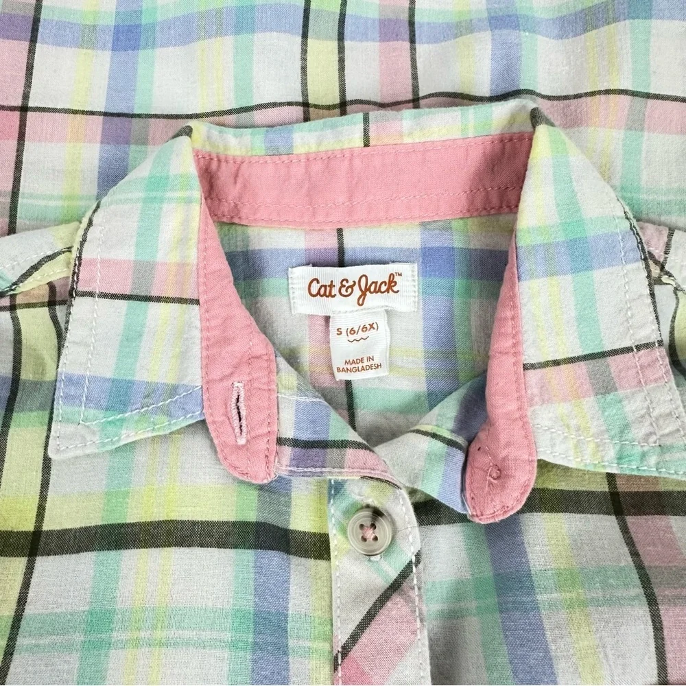 Cat & Jack plaid collared button down shirt in spring colors - size 6/6x